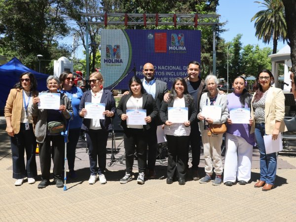 Personas con discapacidad de Molina vivieron experiencias culturales
