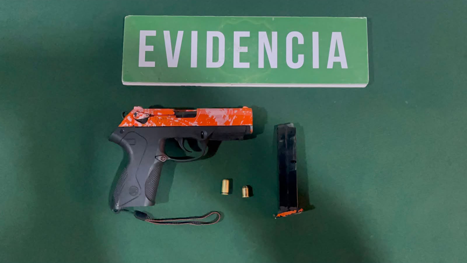 Imagen pistola 9 mm incautada marca Bruni, modelo P4