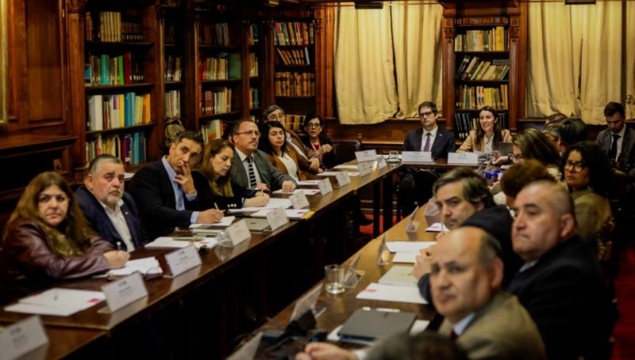 /ministerio-de-educacion-presento-a-consejo-nacional-de-directores-la-hoja