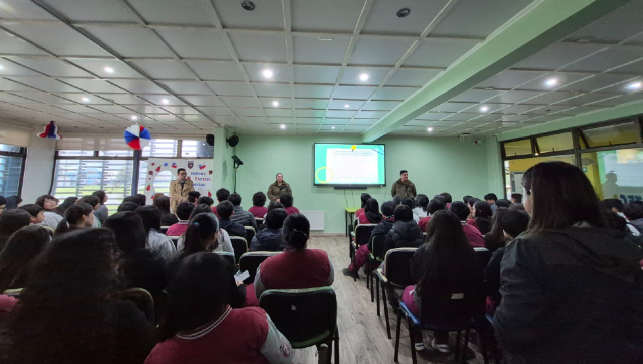 /carabineros-aborda-responsabilidad-penal-adolescente-y-seguridad-vial-con