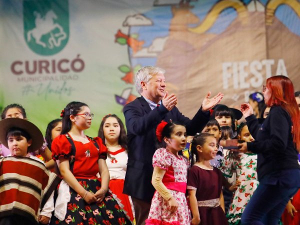 Curicó celebra con talento estudiantil la Chilenidad 2025