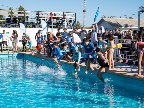 Reinauguran piscina municipal de Molina tras más de 10 años cerrada