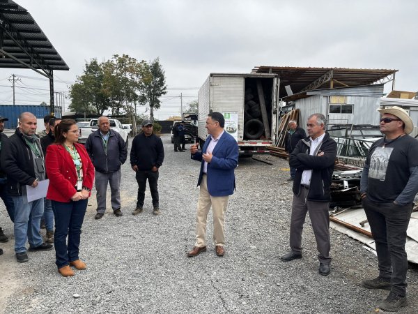 Impulsan reciclaje de neumáticos en Curicó