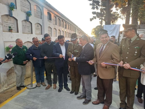 Curicó rinde homenaje a Carabineros