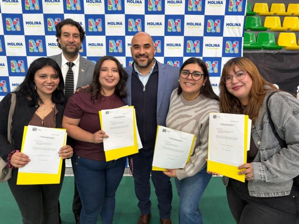 Familias de Molina ya son propietarias de sus viviendas