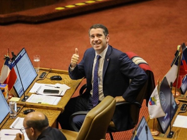 Moreno destaca avance de ley de reconstrucción