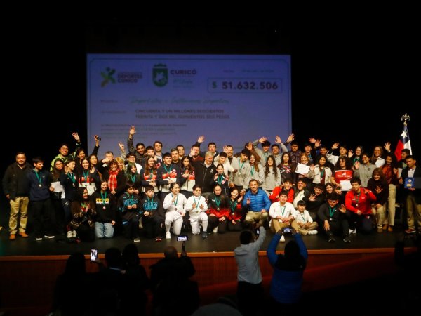 Curicó fortalece el deporte con becas y subvenciones