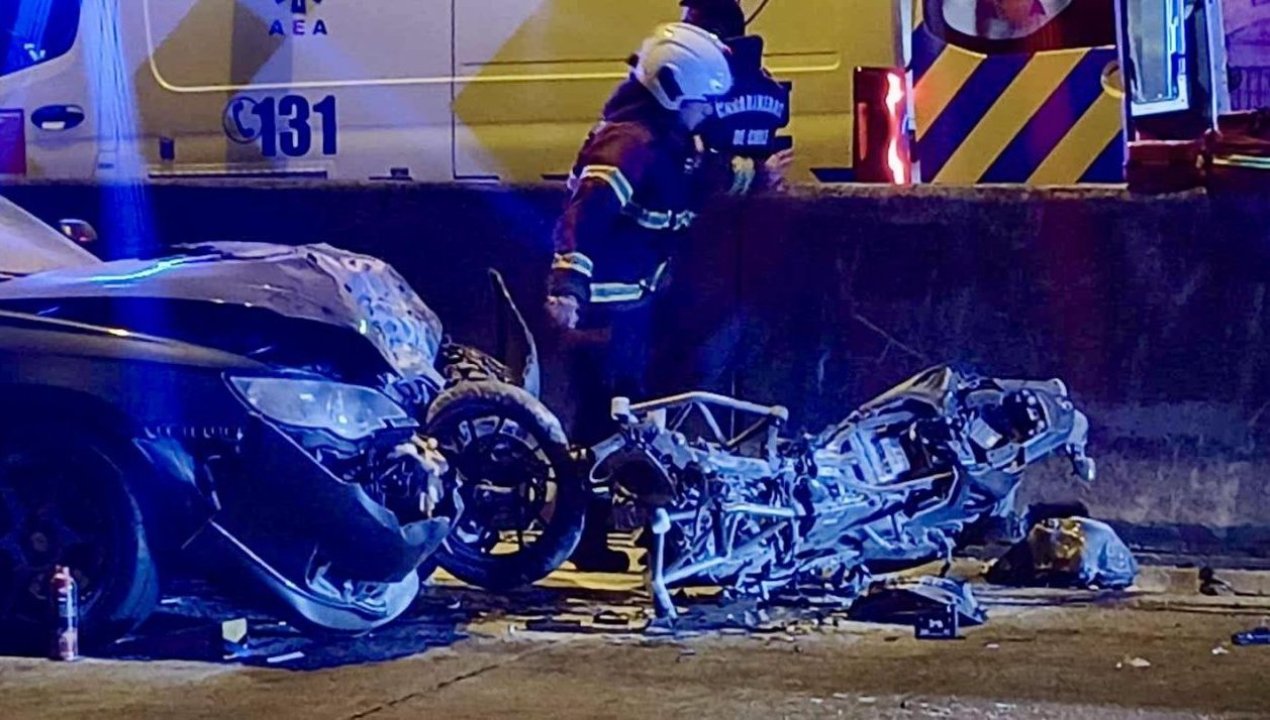 /grave-accidente-en-viaducto-fourcade-moto-que-huia-en-contra-del-transito
