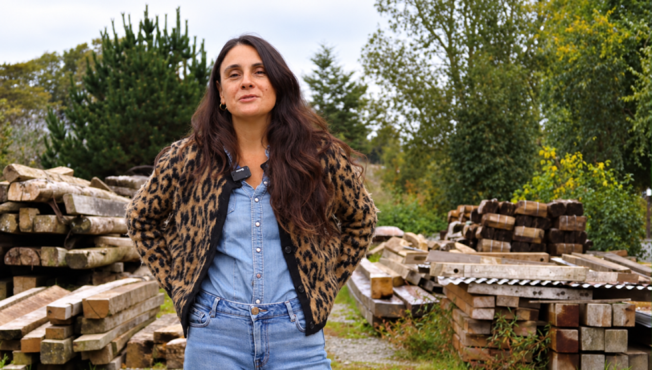 /patagonia-radio-negocios/big-green-transforma-aceite-de-cocina-usado-en-sellante-natural-para-madera