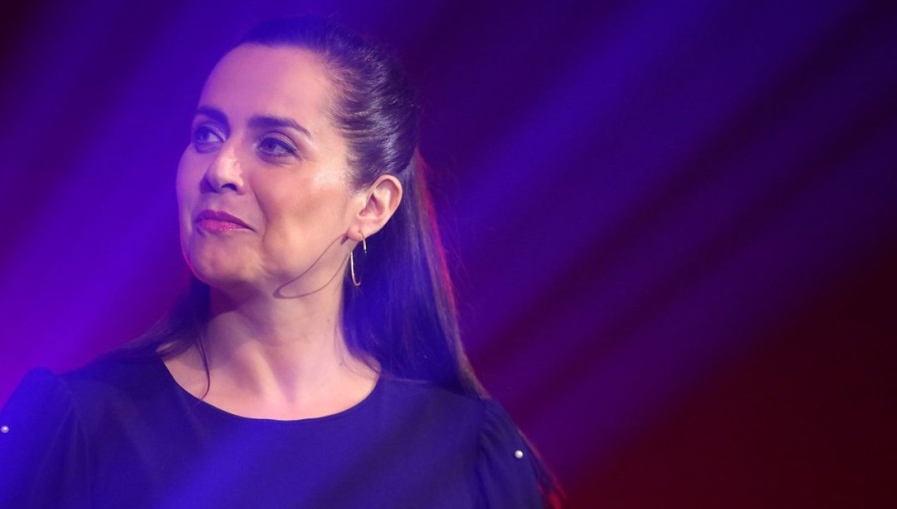 /actualidad/natalia-valdebenito-suspende-show-y-resurgen-criticas-por-chiste-en-el