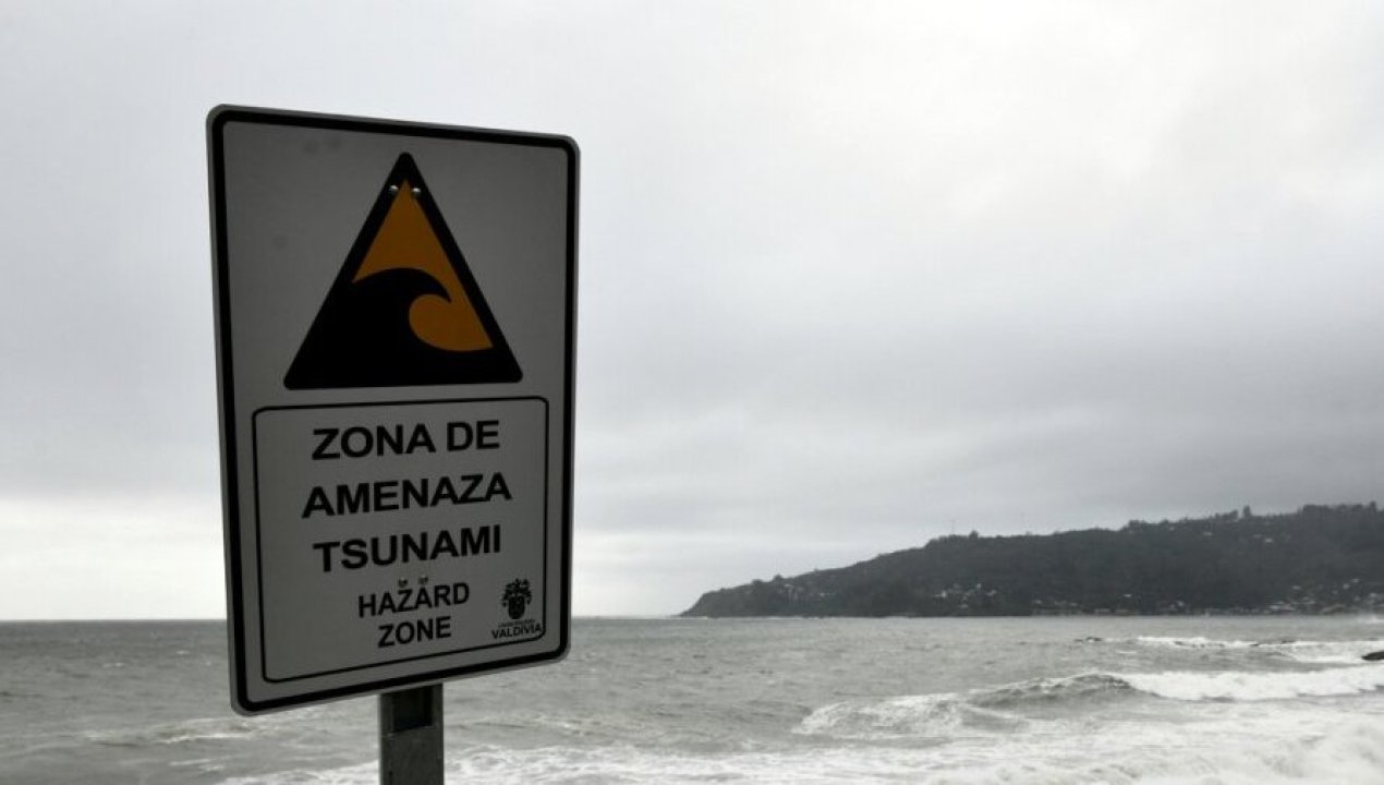 /actualidad/fuerte-temblor-en-el-paso-drake-activa-alerta-por-tsunami-en-bases-chilenas