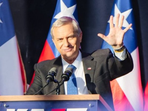 Kast concluye campaña en Temuco con llamado a “sin comunismo en La Moneda”