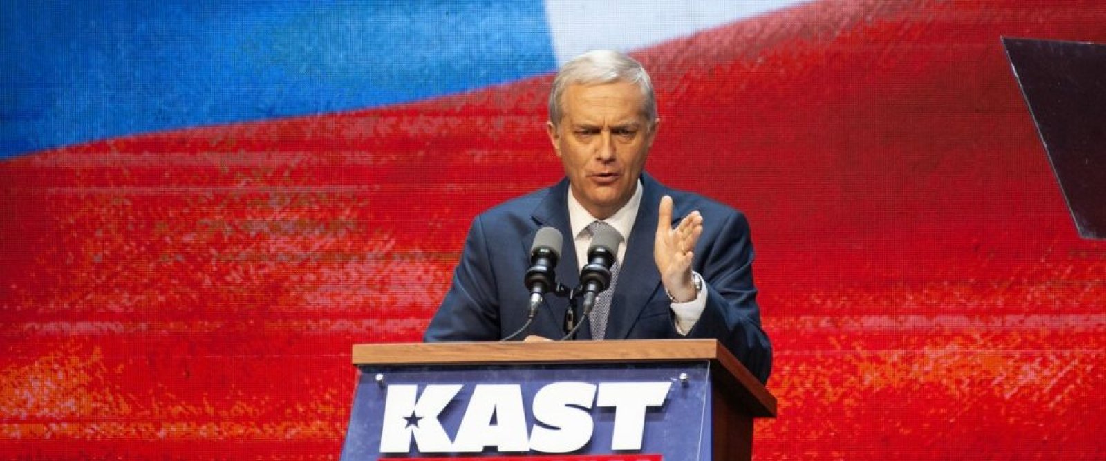 “Seguiremos siendo el equipo del Presidente”: la UC felicita a Kast tras su triunfo electoral