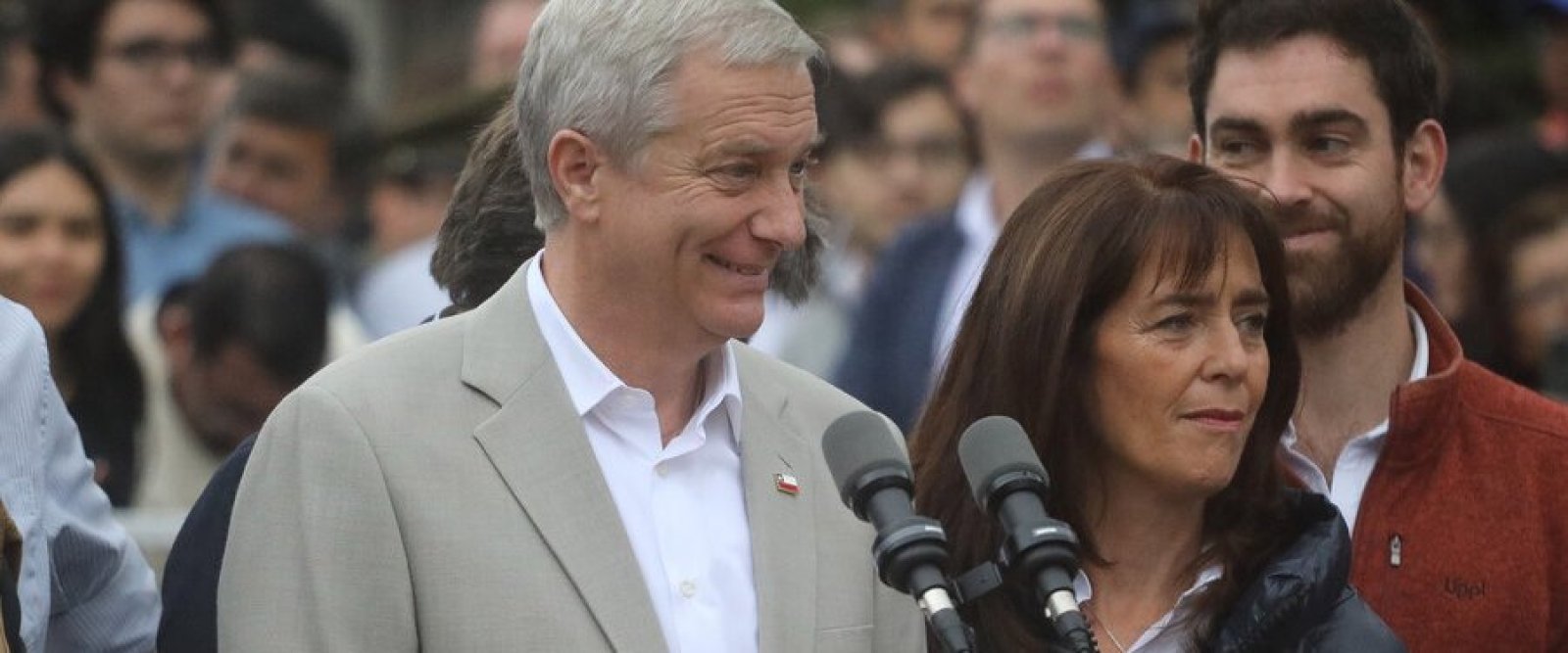 Kast invita a invita a irregulares a abandonar el país y cuando estén con sus papeles en regla puedan reingresar