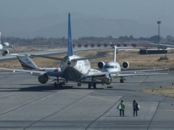 Aeropuerto de Santiago enfrenta verano 2026 con desafíos pese a liderazgo en puntualidad