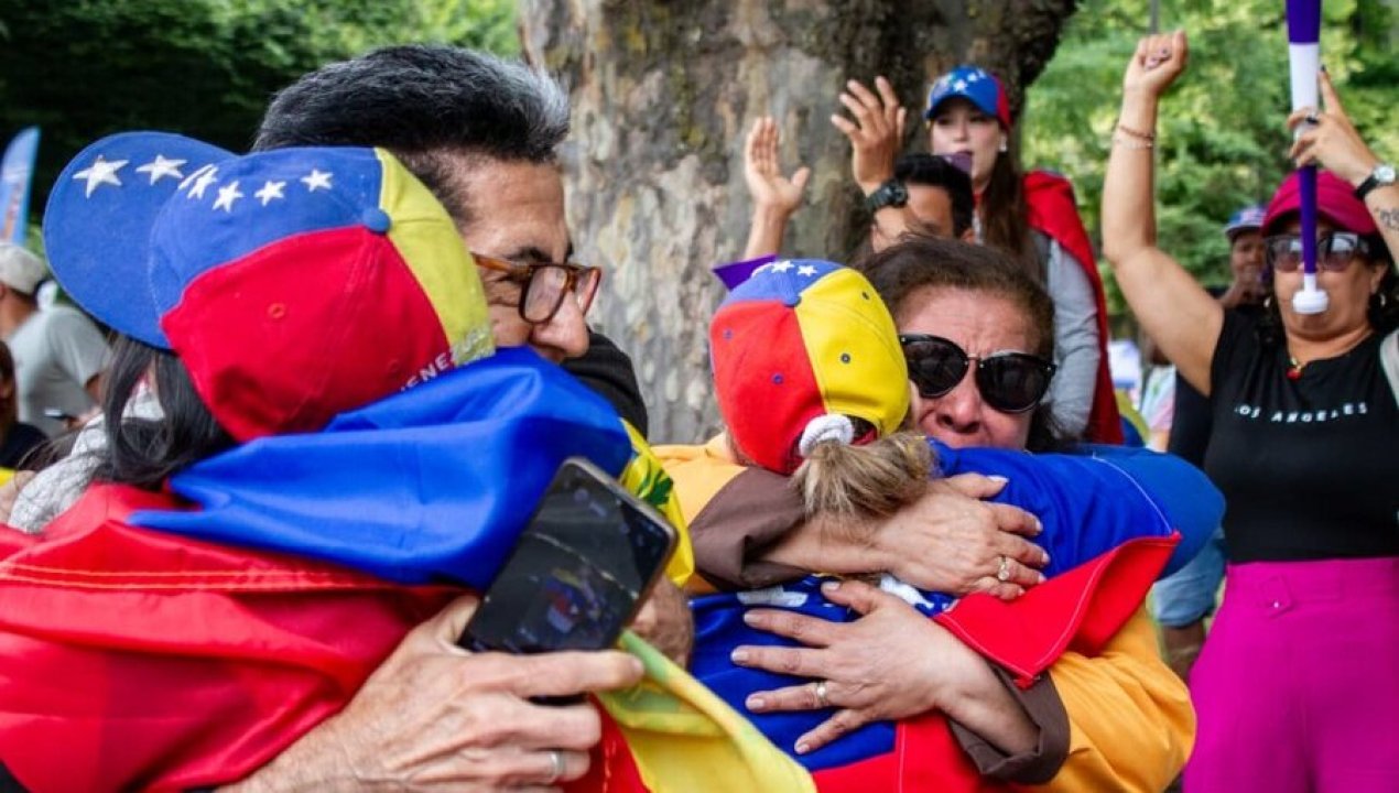 /actualidad/chilenos-ven-con-optimismo-caida-de-maduro-pero-temen-expansion-militar-de