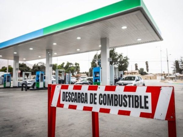 Alza de combustibles genera tensión política y preocupación por impacto económico