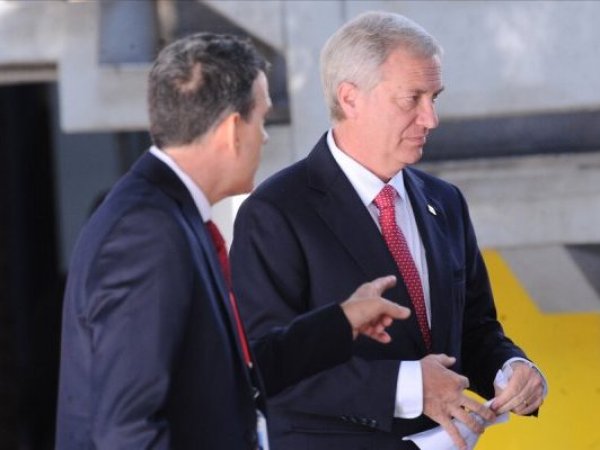 Aprobación del Presidente Kast vuelve a caer y desaprobación alcanza el 53% en nueva encuesta Cadem