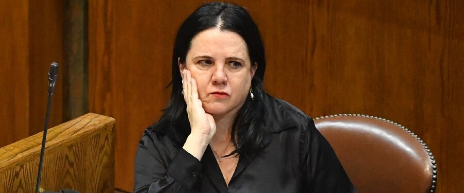 Ministra Steinert declara sociedad con abogado ligado a causas de narcotráfico