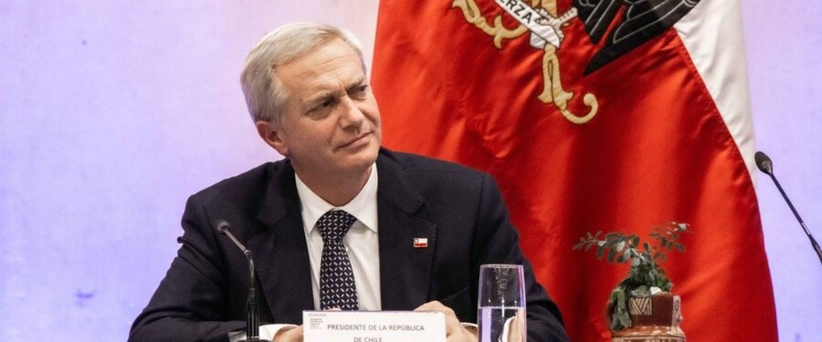 Encuesta Cadem: Respaldo al presidente José Antonio Kast toca fondo y llega al 36%