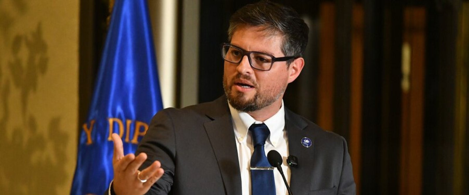 Proyecto del PDG plantea bajar dieta parlamentaria en más de un 30%