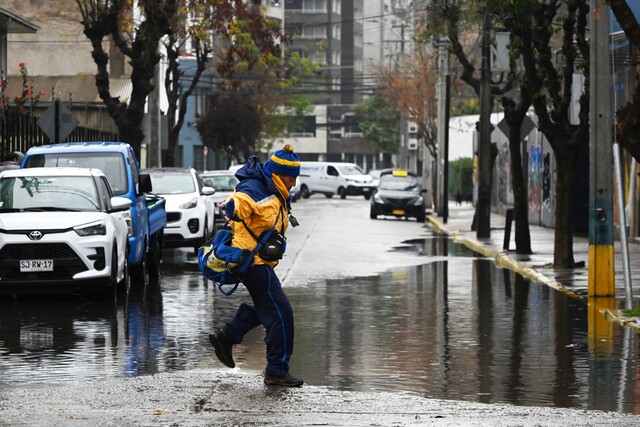 Gobierno activa protocolos de emergencia entre Atacama y Los Lagos por masivo frente de mal tiempo