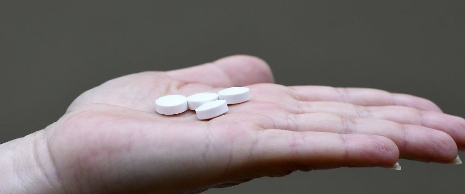 Comisión de salud presenta proyecto para aumentar sanción por venta irregular de medicamentos