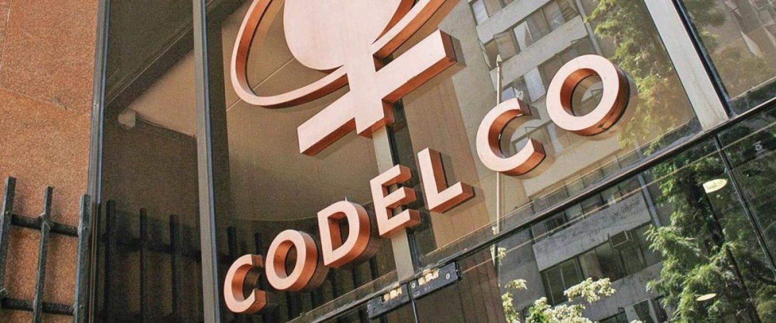 Gobierno cierra la puerta a idea de privatizar Codelco planteada por el Partido Republicano